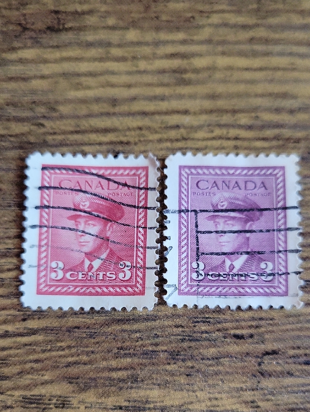 Vintage 1942/43 WW2 Canada 3 Cents Postage Stamps - Pink & Lilac Pair